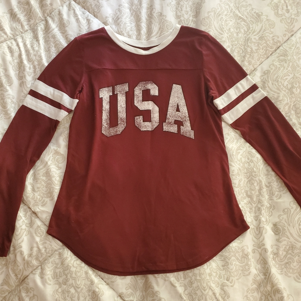 Long sleeved raglan shirt